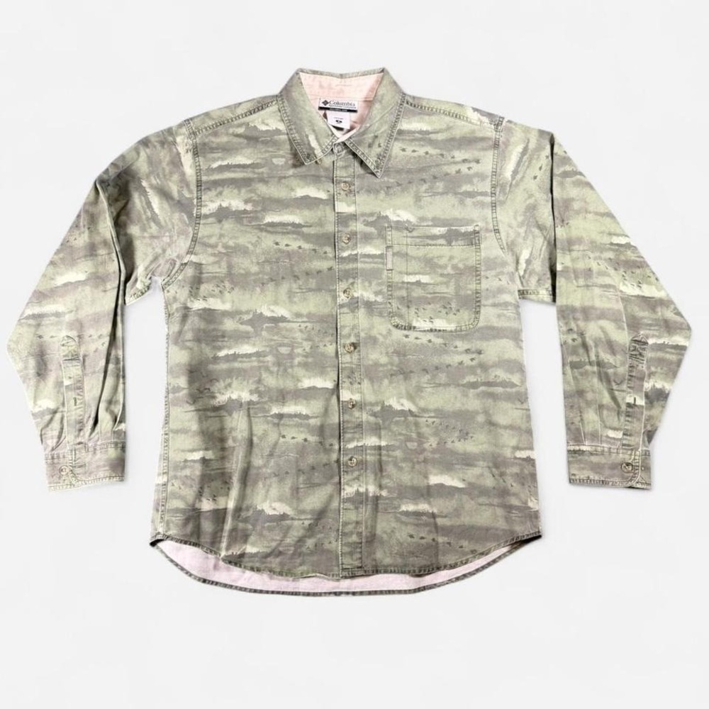 Columbia Sportswear Heavyweight Duck‎ Camo Long sleeve Button Up Size M